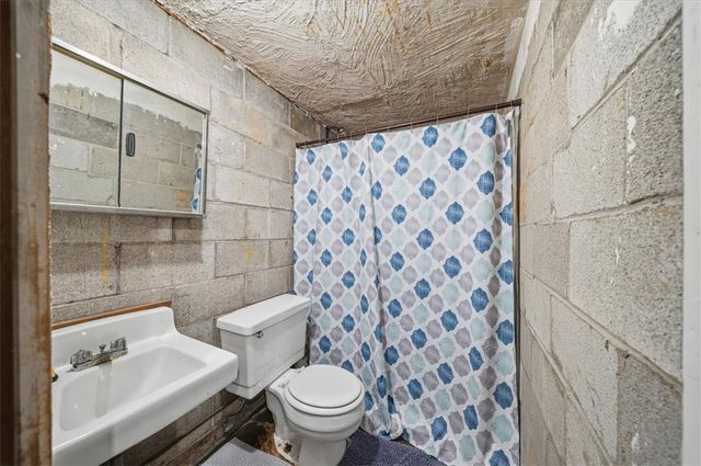 553 Indus St., Greenfield, PA 15207