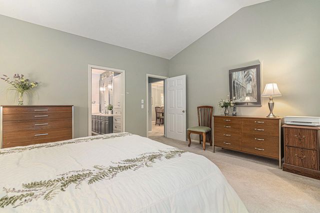 2031 N Cross Creek Drive Se, City Of Grand Rapids, MI 49508