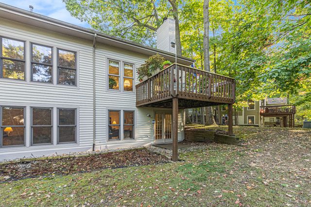 2031 N Cross Creek Drive Se, City Of Grand Rapids, MI 49508