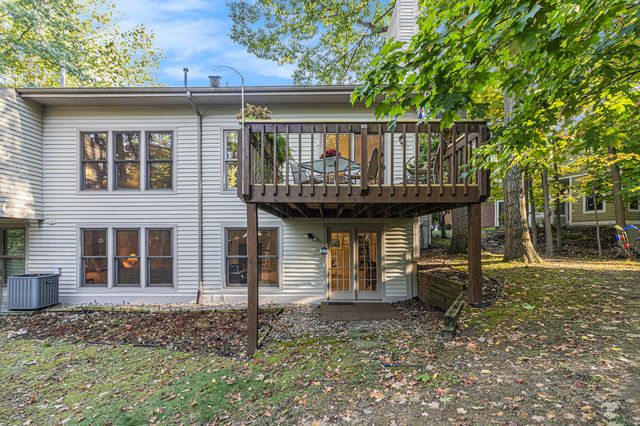 2031 N Cross Creek Drive Se, City Of Grand Rapids, MI 49508