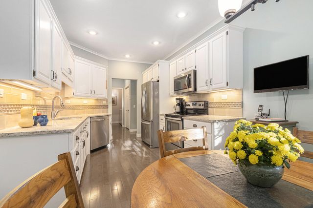 2031 N Cross Creek Drive Se, City Of Grand Rapids, MI 49508