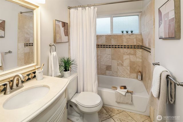 11820 NE 145th Street, Kirkland, WA 98034