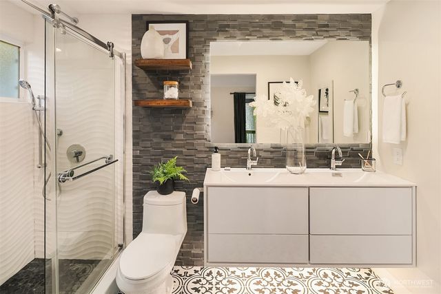 11820 NE 145th Street, Kirkland, WA 98034
