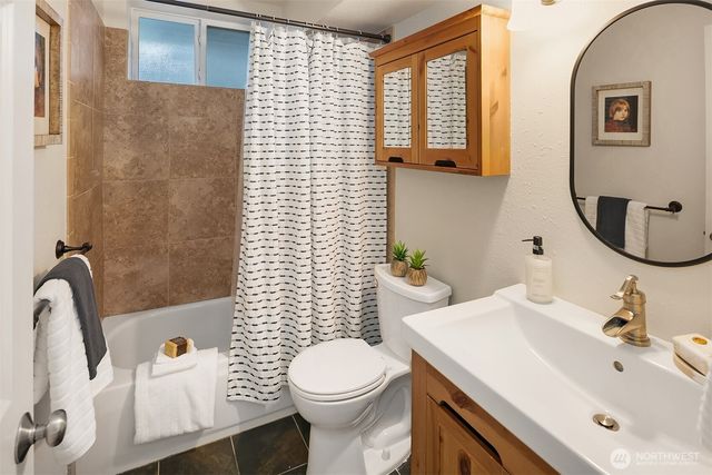 11820 NE 145th Street, Kirkland, WA 98034