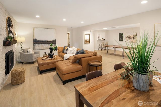 11820 NE 145th Street, Kirkland, WA 98034