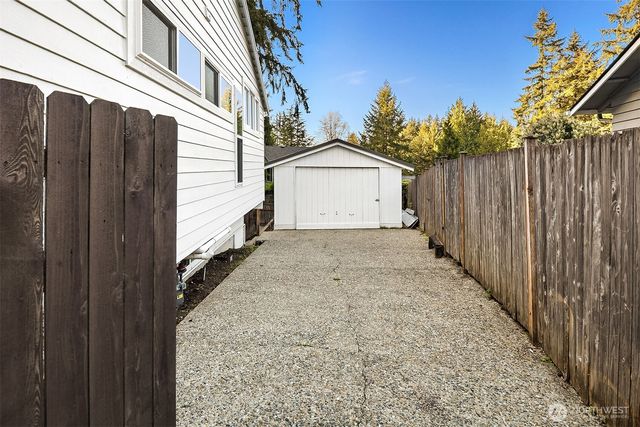 11820 NE 145th Street, Kirkland, WA 98034