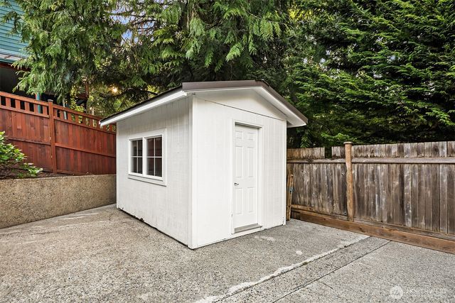11820 NE 145th Street, Kirkland, WA 98034