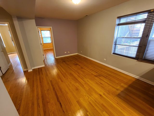 2318 W ROSEMONT Avenue 2, Chicago, IL 60659