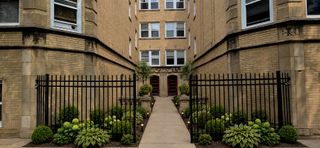 2318 W ROSEMONT Avenue 2, Chicago, IL 60659