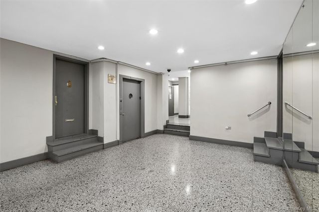 86-04 Grand Ave 2D, Elmhurst, NY 11373