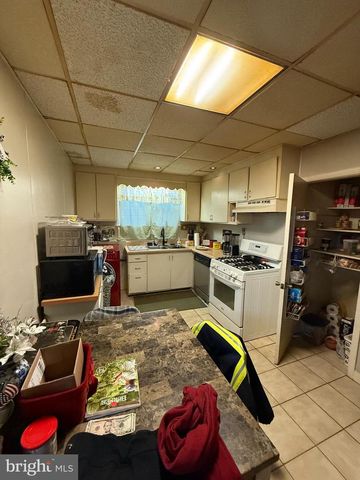 70 MILES AVE, Hamilton, NJ 08610