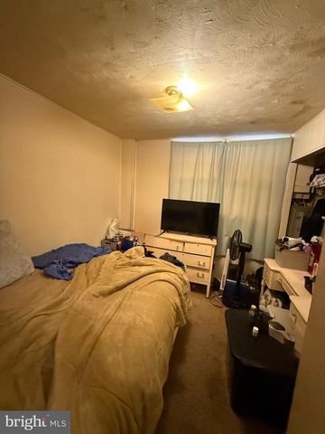 70 MILES AVE, Hamilton, NJ 08610