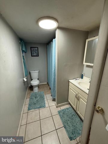 70 MILES AVE, Hamilton, NJ 08610