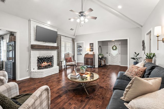 3809 Kelly Boulevard, Carrollton, TX 75007