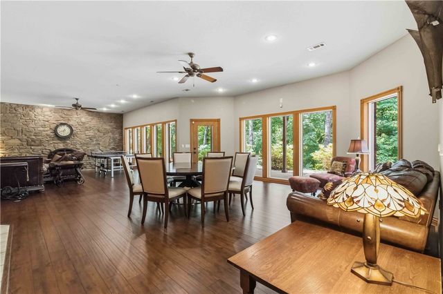 8279 Anchor Drive, Rogers, AR 72756