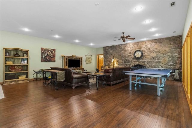 8279 Anchor Drive, Rogers, AR 72756