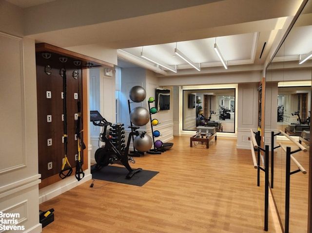 829 Park Ave Apt 10B, New York City, NY 10021