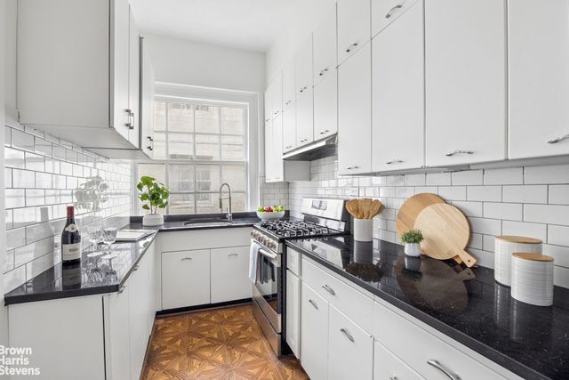 829 Park Ave Apt 10B, New York City, NY 10021