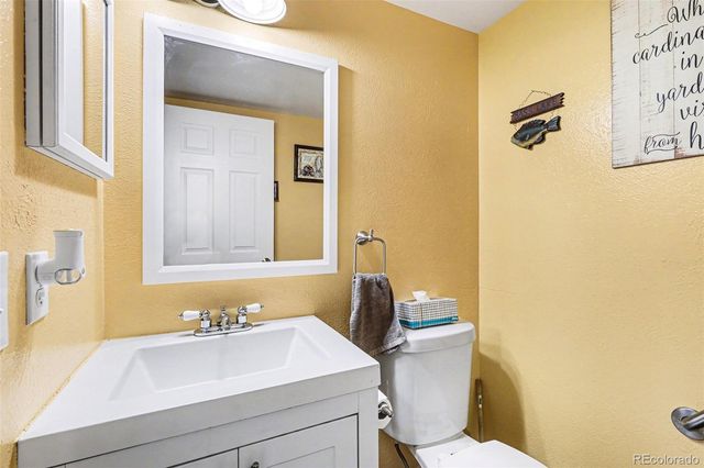 4304 S Ceylon Street, Aurora, CO 80015
