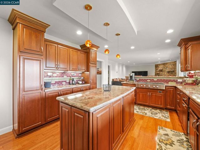 5900 High St, Clayton, CA 94517