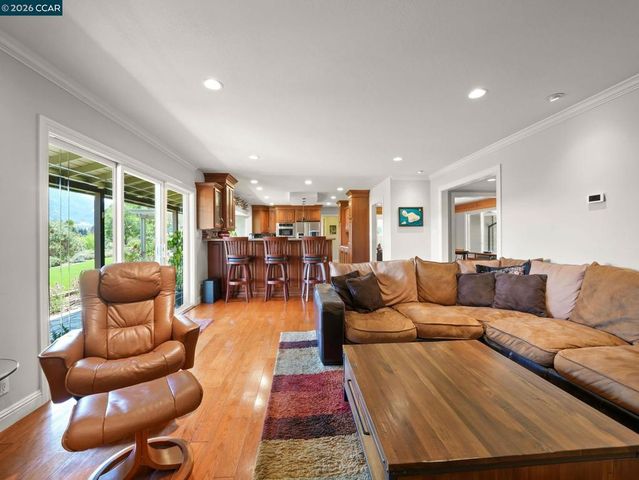 5900 High St, Clayton, CA 94517