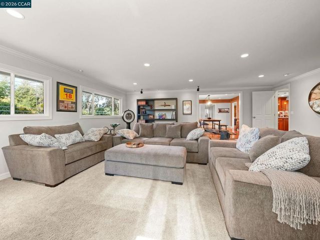 5900 High St, Clayton, CA 94517