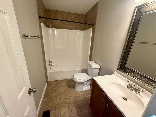 400 S HIGHLAND DRIVE, Warrior, AL 35180