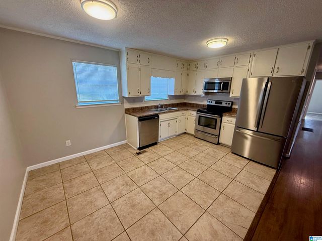 400 S HIGHLAND DRIVE, Warrior, AL 35180