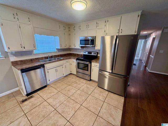 400 S HIGHLAND DRIVE, Warrior, AL 35180