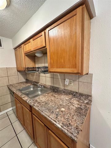 4322 Gillis ST 206, Austin, TX 78745