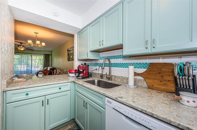 2117 LAKEWOOD CLUB DRIVE S 7K, St Petersburg, FL 33712
