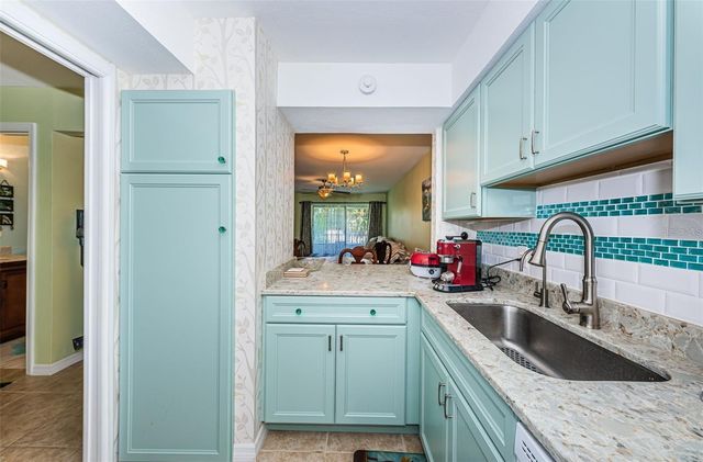 2117 LAKEWOOD CLUB DRIVE S 7K, St Petersburg, FL 33712