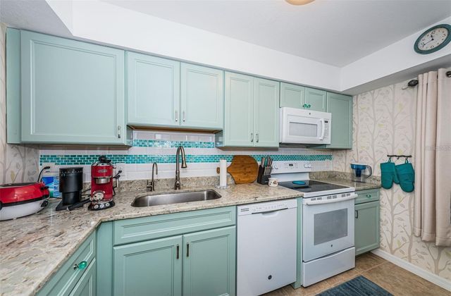 2117 LAKEWOOD CLUB DRIVE S 7K, St Petersburg, FL 33712