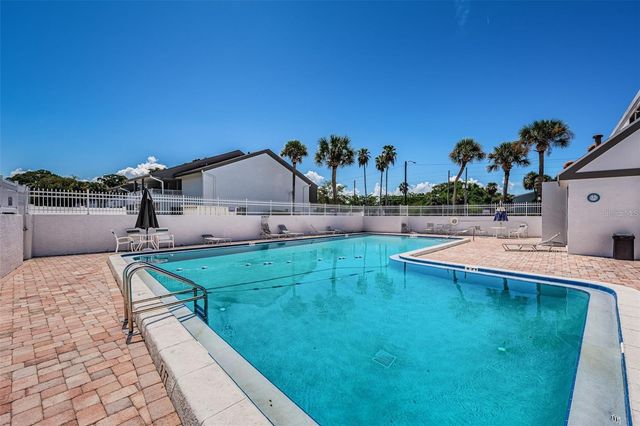 2117 LAKEWOOD CLUB DRIVE S 7K, St Petersburg, FL 33712