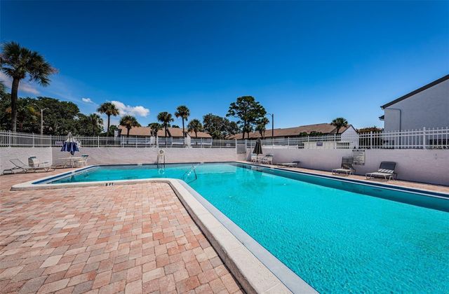 2117 LAKEWOOD CLUB DRIVE S 7K, St Petersburg, FL 33712
