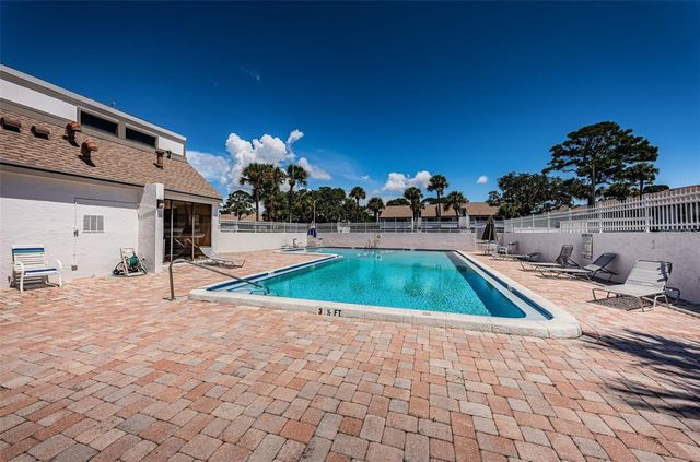 2117 LAKEWOOD CLUB DRIVE S 7K, St Petersburg, FL 33712