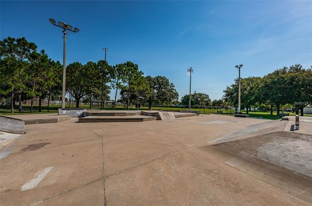 2117 LAKEWOOD CLUB DRIVE S 7K, St Petersburg, FL 33712