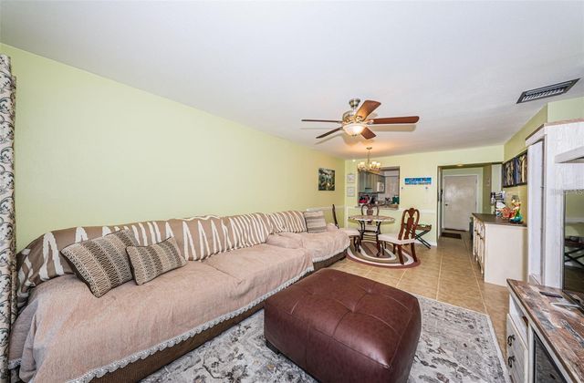 2117 LAKEWOOD CLUB DRIVE S 7K, St Petersburg, FL 33712