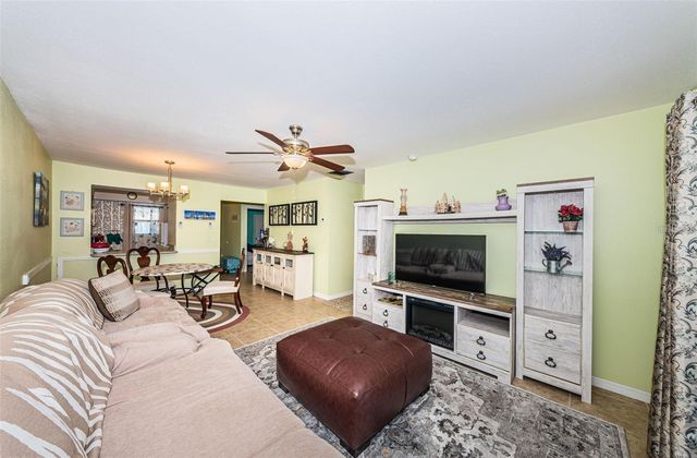 2117 LAKEWOOD CLUB DRIVE S 7K, St Petersburg, FL 33712