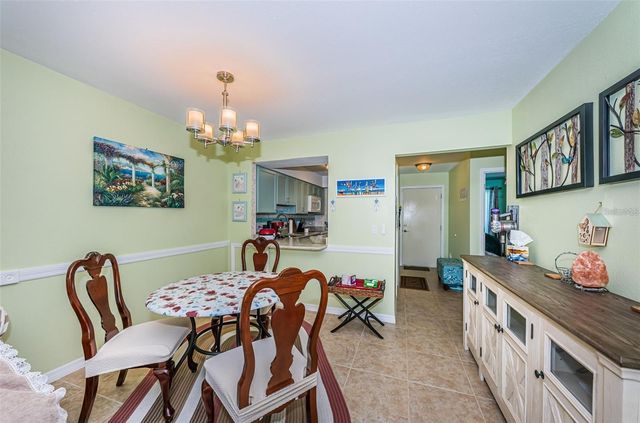 2117 LAKEWOOD CLUB DRIVE S 7K, St Petersburg, FL 33712
