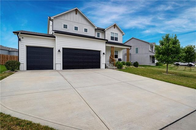 6613 NW 106th Street, Kansas City, MO 64154
