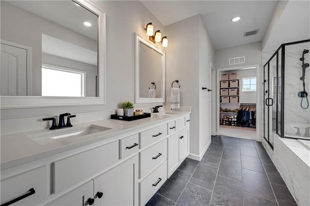 6613 NW 106th Street, Kansas City, MO 64154