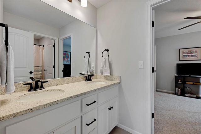 6613 NW 106th Street, Kansas City, MO 64154