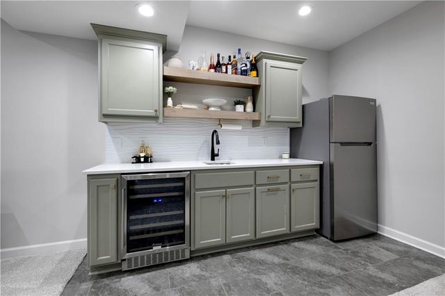 6613 NW 106th Street, Kansas City, MO 64154