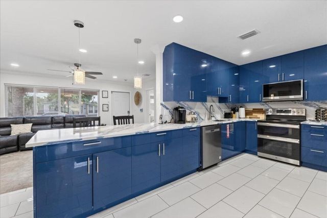 721 NW 36th Street, Oakland Park, FL 33309