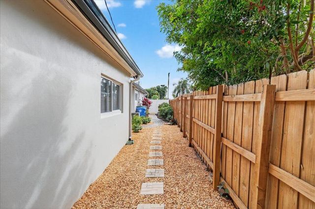 721 NW 36th Street, Oakland Park, FL 33309