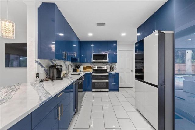 721 NW 36th Street, Oakland Park, FL 33309