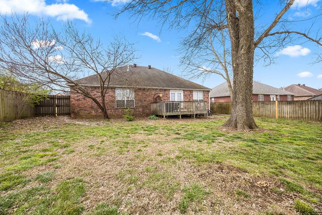 5588 E Country Ridge, Fayetteville, AR 72701