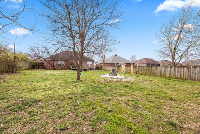 5588 E Country Ridge, Fayetteville, AR 72701