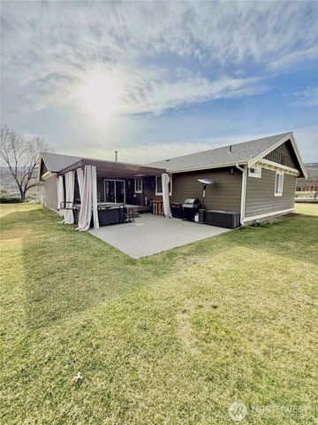 4 River Overlook Street, Omak, WA 98841